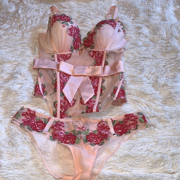 Victoria's Secret Other - Victoria’s Secret Pink Embroidered Set Size 36D